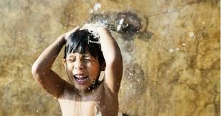 Soal jawab wuduk dan mandi. Jangan Salah Ma Ini Niat Dan Cara Mengajarkan Anak Mandi Junub Popmama Com