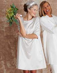 Das brautkleid stellt für die meisten damen eines der wichtigsten kleidungsstücke in ihrem leben dar. 26 Kleid Ideen Brautkleid Kurz Kleider Brautkleid