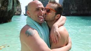 O criador e ator principal da trilogia minha mãe é uma peça foi internado no último dia 15/03 e, depois, só apresentou piora e foi levado para a uti. Paulo Gustavo Encarna Dona Herminia E Tira Foto Ao Lado De Marido