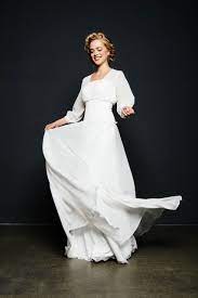 We did not find results for: Brautkleid 80er Jahre Flair Ausgefallenes Kussdiebraut Chiffonkleid