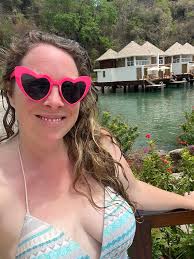 Relaxed island getaway with work and play