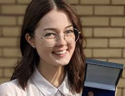 Alexis Blanchette's Instagram, Twitter & Facebook