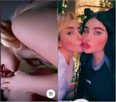 انجي خوري وصديقتها سكس سحاق لزلز بوس ولحس باللسان - الفن والجمال
