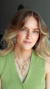 Ellen Everett's Instagram, Twitter & Facebook