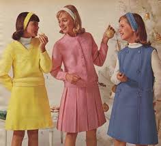 First Things First Jackie Kennedy Was A Fashion Icon For Women In The Early Sixties From Her Fa Teenage Fashion Trending Fashion Teenage 1960s Fashion Women