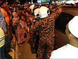 Bismillah semoga jadi perbincangan yang manfaat dan barokah.amin ya rabb. Budak Perempuan Terkunci Dalam Kereta