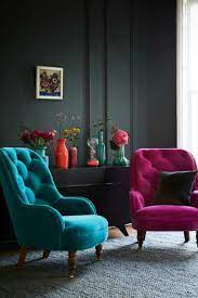 How To Match Your Bedroom Chair With A Contemporary Rug Dark Living Rooms Trendy Living Rooms House Interior