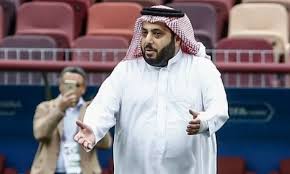 يحكي المسلسل عن طفلان يحلمان أن يفوزا بلقب العالم في رياضة السيارات, الأول سابق وهو متهور ومغرور ولكنه طيب جداً وفكاهى أيضاً ولديه حماس كبير، والثاني لاحق وهو محترم ومجتهد ومتواضع. ÙƒÙŠÙ Ø¹Ù„Ù‚ ØªØ±ÙƒÙŠ Ø¢Ù„ Ø§Ù„Ø´ÙŠØ® Ø¹Ù„Ù‰ ÙˆØ§Ù‚Ø¹Ø© Ø¶Ø§Ø¨Ø· Ø§Ù„Ø´Ø±Ø·Ø© Ø§Ù„Ù‚Ø¯Ø³ Ø§Ù„Ø¹Ø±Ø¨ÙŠ