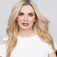 Sarah Salisbury's Instagram, Twitter & Facebook