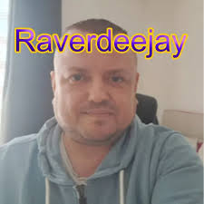 Vom 90er-PC zum Musiknetzwerk: Raverdeejay präsentiert Dongi.de und sucht  Filmteam für Doku