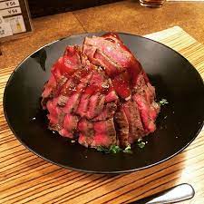星5でしたな うまうまし 朝9時半に整理券もらって12時に喰らう 国産牛１００ 肉2倍盛り 最高にうまい また行きたいよ たまらん ローストビーフ丼 肉 肉食 京都 佰食屋 ローストビーフ丼 肉 うまい