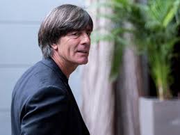 Despite the defeat, both the team and the coaches are remaining optimistic. Fussball Em 2020 Dfb Team Bezieht Quartier In Herzogenaurach
