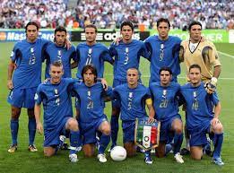 De bijnaam is la squadra azzurra (het blauwe team) of het daarvan afgeleide azzurri (blauwen). Wereldkampioen Voetbal Italie Wk 2006 Wedstrijdshirt Catawiki