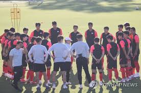 Jun 30, 2021 · 김학범(61) 올림픽축구대표팀 감독은 30일 오후 2시30분 서울 종로구 세종로 kt스퀘어 드림홀에서 기자회견을 열고 와일드카드 포함 18명의 최종 엔트리를 발표했다. Ewfo3jeo Pktrm