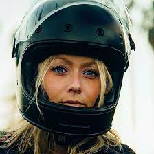 Bell Bullitt Motorcycle Helmet Review Biker Girl Motorcycle Helmets Cafe Racer Girl