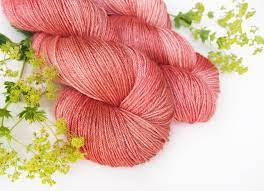 Bluefaced leicester wool and mulberry silk. Glamour Fingering Welthases Webseite
