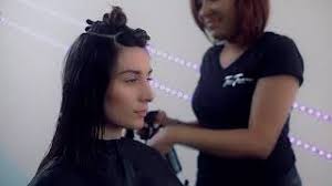 Dieser pinnwand folgen 445 nutzer auf pinterest. Haarschnitt Anleitung Stufenschnitt Mittellange Haare Casual Cut Youtube