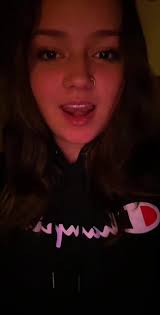 Veronica Benedict (@bundlesbabii)