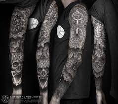Ouroboros Triangle Sleeve Various Healing Stages Www Dasleitbild Com Www Leitbild Tumblr Com Www Twitter Com Dasl Best Sleeve Tattoos Sleeve Tattoos Tattoos