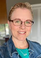 Kelly Newell's Instagram, Twitter & Facebook