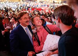 As of july 2021, mike lindell has an estimated net worth of around $330 million. Mypillow Founder Mike Lindell Gifts Students With Pillows And Message Of God S Grace Liberty News