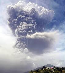 La erupción del volcán la soufriere, en las antillas menores del caribe la estimación es que la nube de dióxido de azufre llegue tanto a canarias como a la península este lunes y martes para. Coswgx1wb9 Hjm