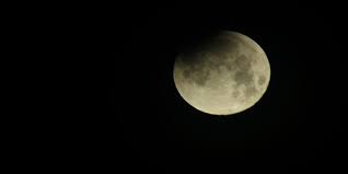 Today, may 26, the full moon will pass through earth's shadow, resulting in a total lunar eclipse. Rem6nl0d2s167m