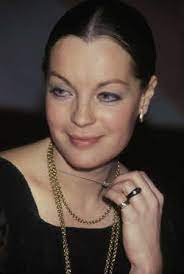 Romy Schneider Lors D Un Diner A Paris En 1979 Romy Schneider Romy Shneider Cesar Du Meilleur Acteur