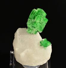 Sodic Amphibole Mineral Information Data And Localities