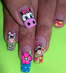 Si te gusta este estilo puedes ver la colección de figuras geometricas en uñas del pie. Pin De Sanly Aleman En Unass Unas Decoradas Con Jirafas Manicura De Unas Unas Decoradas Con Munecos