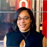 Tracee Auld's Instagram, Twitter & Facebook