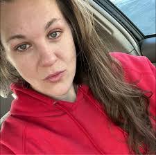 Lesley Fisher's Instagram, Twitter & Facebook