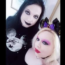 Kaitlin Everett's Instagram, Twitter & Facebook