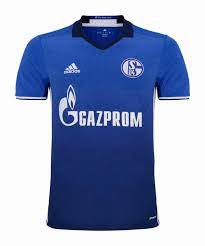 Anul următor, clubul a devenit partea locală dominantă, bazată pe un stil de joc care folosea trecerea scurtă, ascuțită, de la om la om. Schalke 04 2017 18 Home Kit