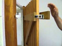 Gartentor und zauntor aus holz. Gartentor Holz Firma Aditech Turschliesser Youtube