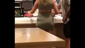 Flagra - sexo em fila de fast food - XNXX.COM