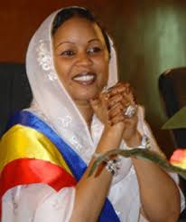 It is with deep bitterness that we announce to the chadian people the death this tuesday, april 20, 2021, of chadian marshal idriss déby itno as a result of his injuries on the frontline, he said. Madame Hinda Parlez A Votre Mari
