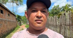 Em Marituba, morador Hélio Maia reclama de rua abandonada