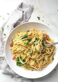Spaghettis Sauce Cremeuse Au Houmous Epinards Et Citron Vegan Gourmandises Sucrees Ou Salees Pates Vegan Diners Vegetaliens Recettes De Cuisine