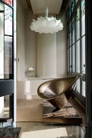 From sinks to showers, technological innovations, luxe materials and plenty of space are seamlessly blending form and function in hotel bathrooms around the world. 8 Beautiful Hotel Bathrooms Best Design Hotels