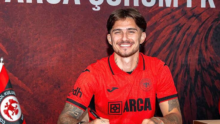 Çorum FK Berat Özdemir'i renklerine bağladı - Futbol Haberleri