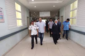 58m jabatan orthopedic hospital kluang hospital. H2oteam Ø¯Ø± ØªÙˆÛŒÛŒØªØ± Ds Hishammuddinh2o Melawat Hospital Enche Besar Hajjah Kalsom Di Kluang Johor Untuk Menziarahi Pesakit Pesakit Sempena Bulan Ramadhan Tengahari Tadi Https T Co Qgpe52eplt
