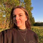 Abby Bacon's Instagram, Twitter & Facebook