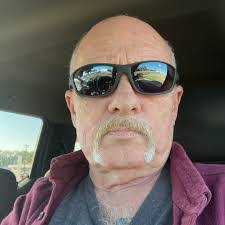 Daniel Wolcott's Instagram, Twitter & Facebook