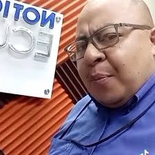 Haciendo de jorobar la vida con el señor @ivan_calderon_cabrera en  @radiounica945fm