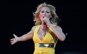 Die „helene fischer show fällt dieses jahr zwar live aus, dennoch sollen die zuschauer nicht darauf verzichten müssen. Helene Fischer Geloscht Warum Nur Wikipedia Sperrt Einfach Unsere Schlagerqueen Aus News De