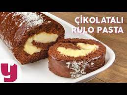mis gibi muz kokusunun yumusacik pastaci kremasi dokusunu ve pandispanyayi harmanlayan nefis cikolatali muzlu rulo pasta pasta tarifleri pasta muzlu pastalar