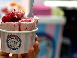 According to forbes , street vendors in thailand, malaysia, cambodia, and the philippines can whip up this frozen treat in about 2 minutes. Stir Fried Ice Cream An Oddly Satisfying Thai Treat Ice Cream And Sorbet The Guardian