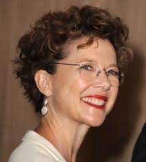 Pin By Silvia Arrigoni On People Aging Signal Of Life Short Hair Styles Hairstyle Short Curly Hair