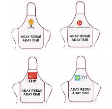 Garson, servis, mutfak, kasa, kasap reyonu, üretim yeri gibi bir çok alanda tercih edilen boy önlükleri ithal alpaka kumaşdan üretilmiştir. En Ucuz Uv Baski Promosyon Secim Promosyon Urunleri 04 Mutfak Onlugu Modeli Ve Fiyati